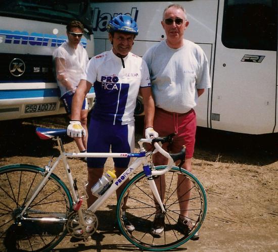 Bernard Darniche avec Papi Vélo